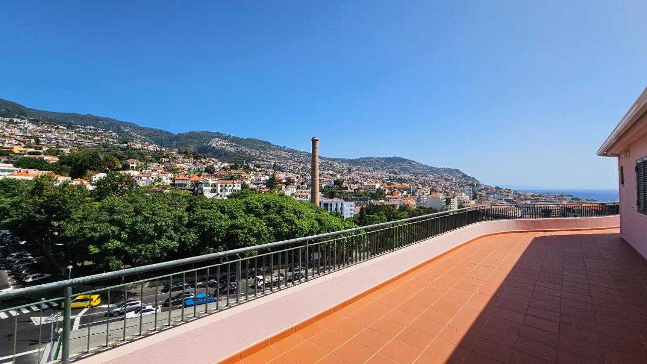 Garden And Seaview Apartment - Free Parking Funchal  Luaran gambar