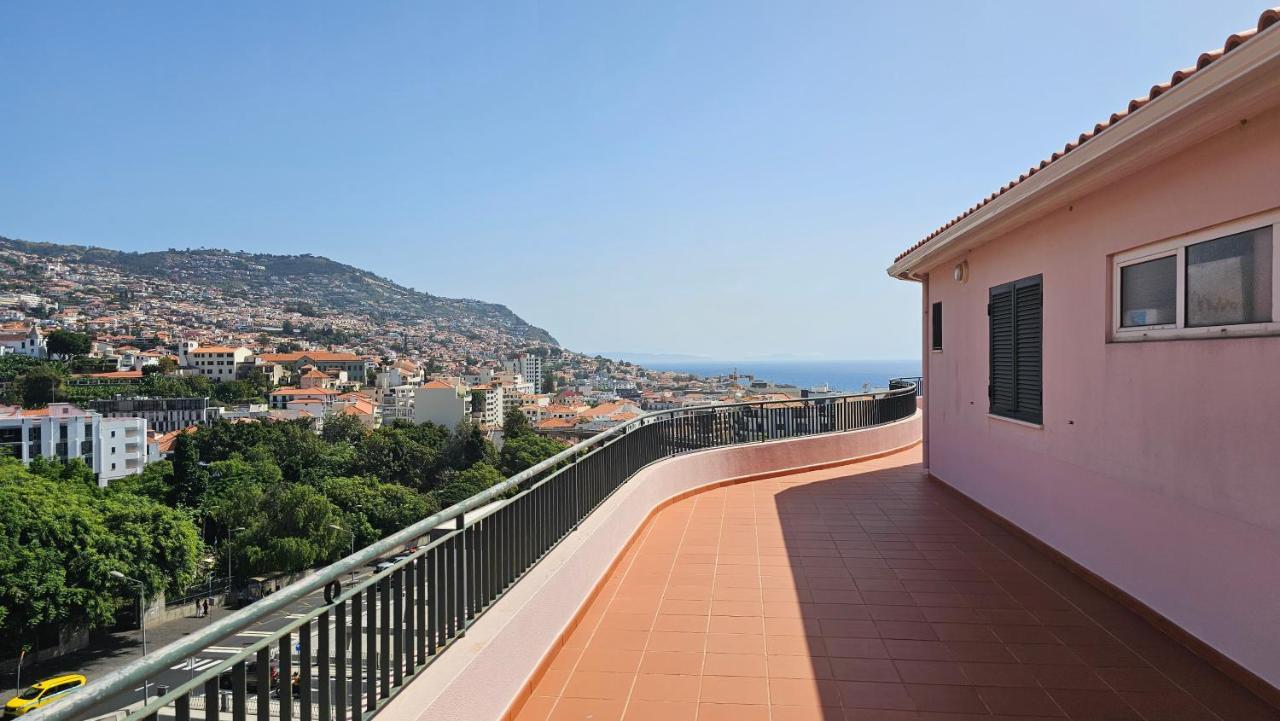 Garden And Seaview Apartment - Free Parking Funchal  Luaran gambar