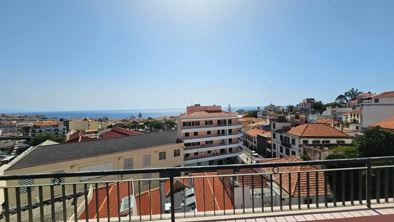 Garden And Seaview Apartment - Free Parking Funchal  Luaran gambar