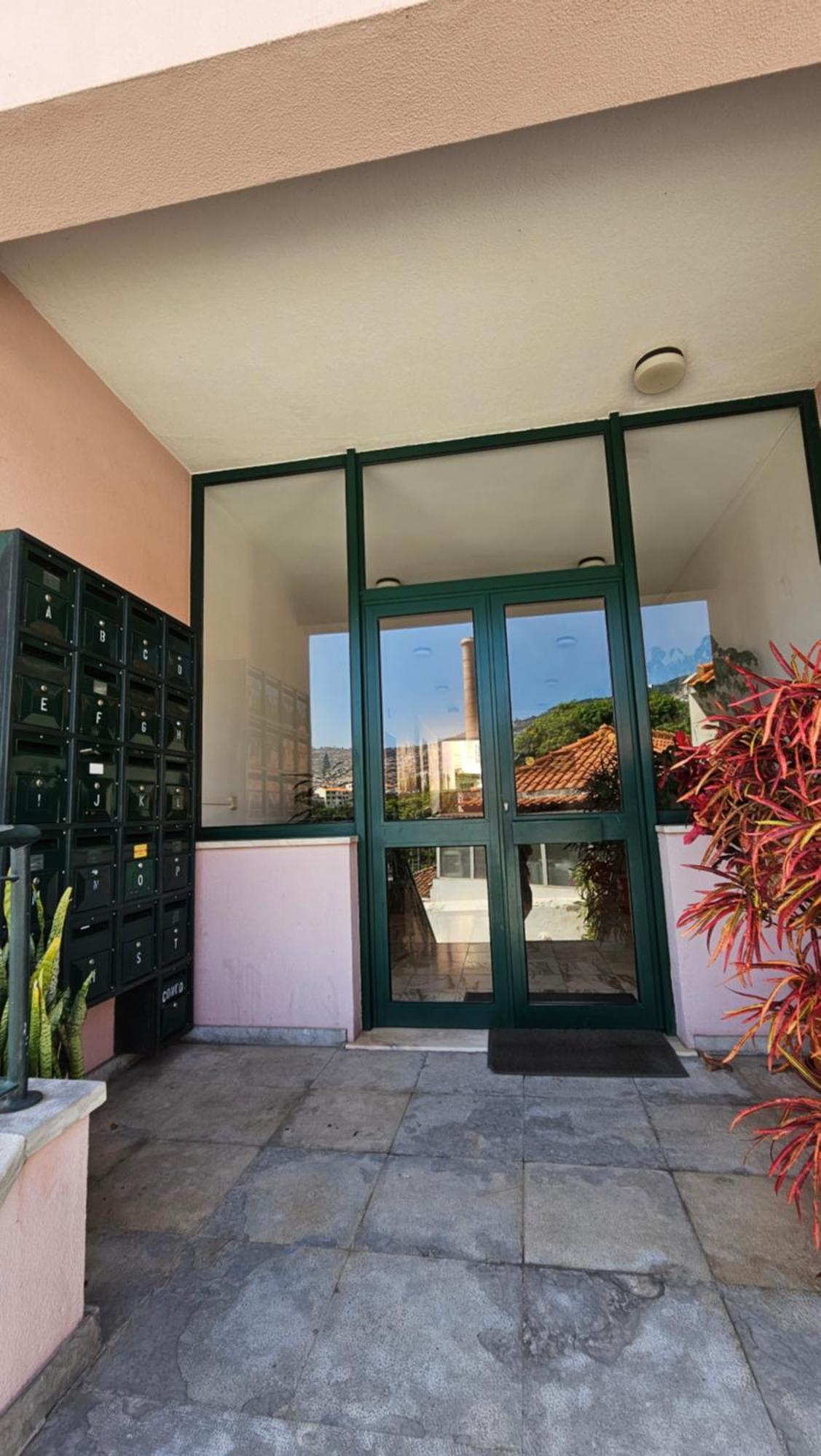 Garden And Seaview Apartment - Free Parking Funchal  Luaran gambar